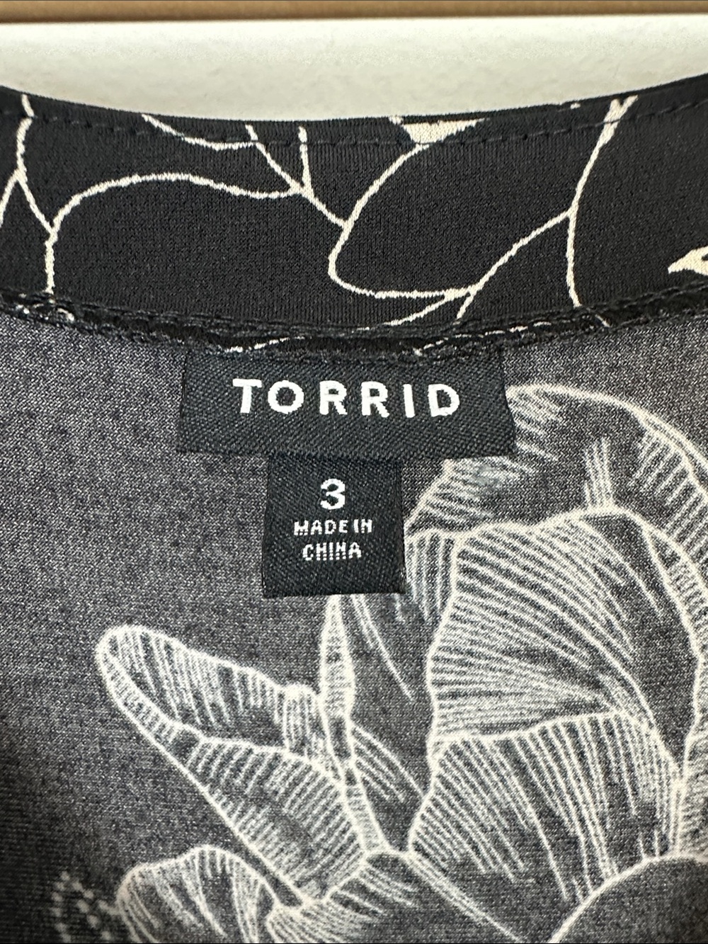 Torrid BLACK FLORAL JERSEY KNIT MIDI DRESS Sz 3X - Picture 10 of 12
